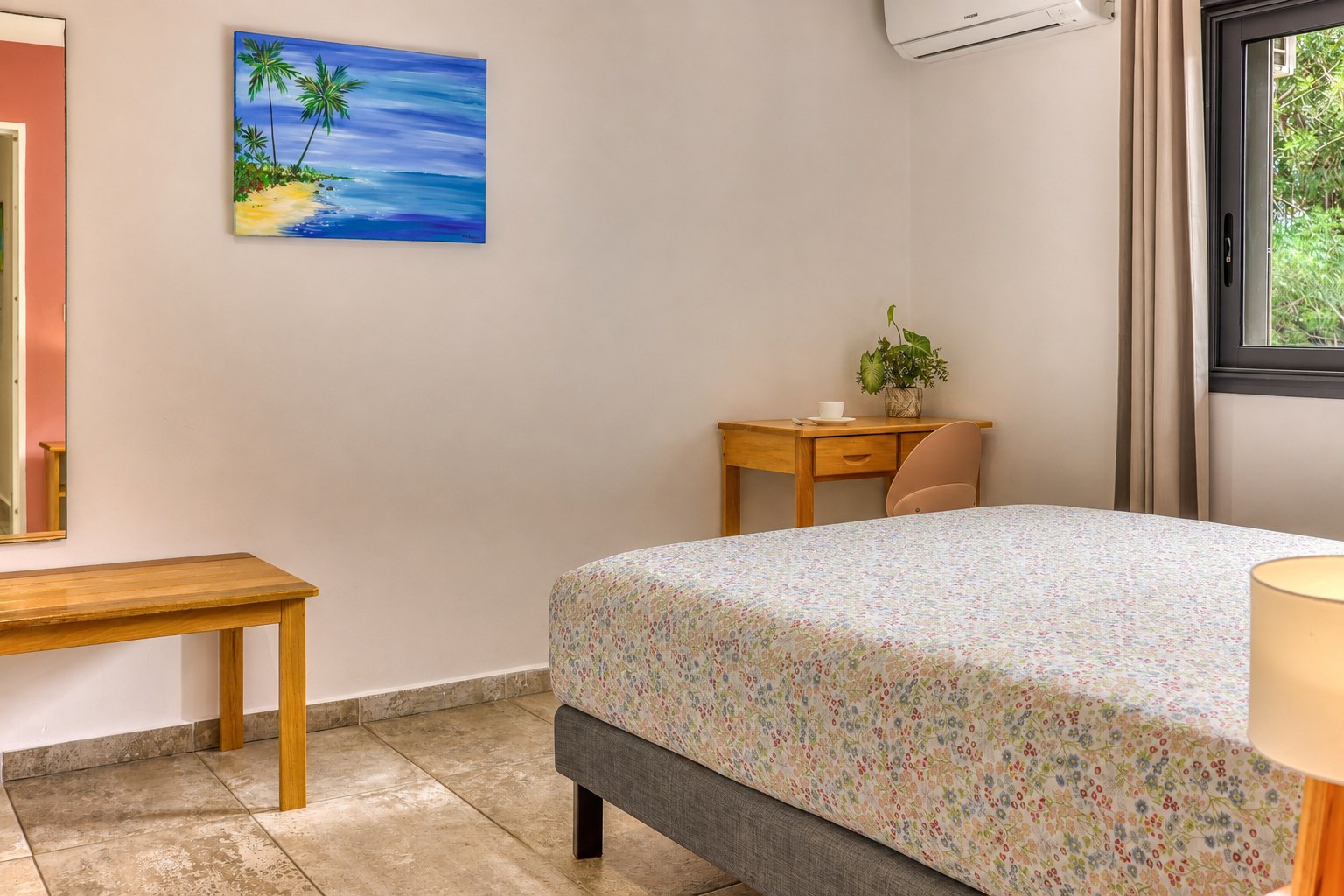 Coin bureau de la seconde chambre du grand T3, adapté au travail à distance