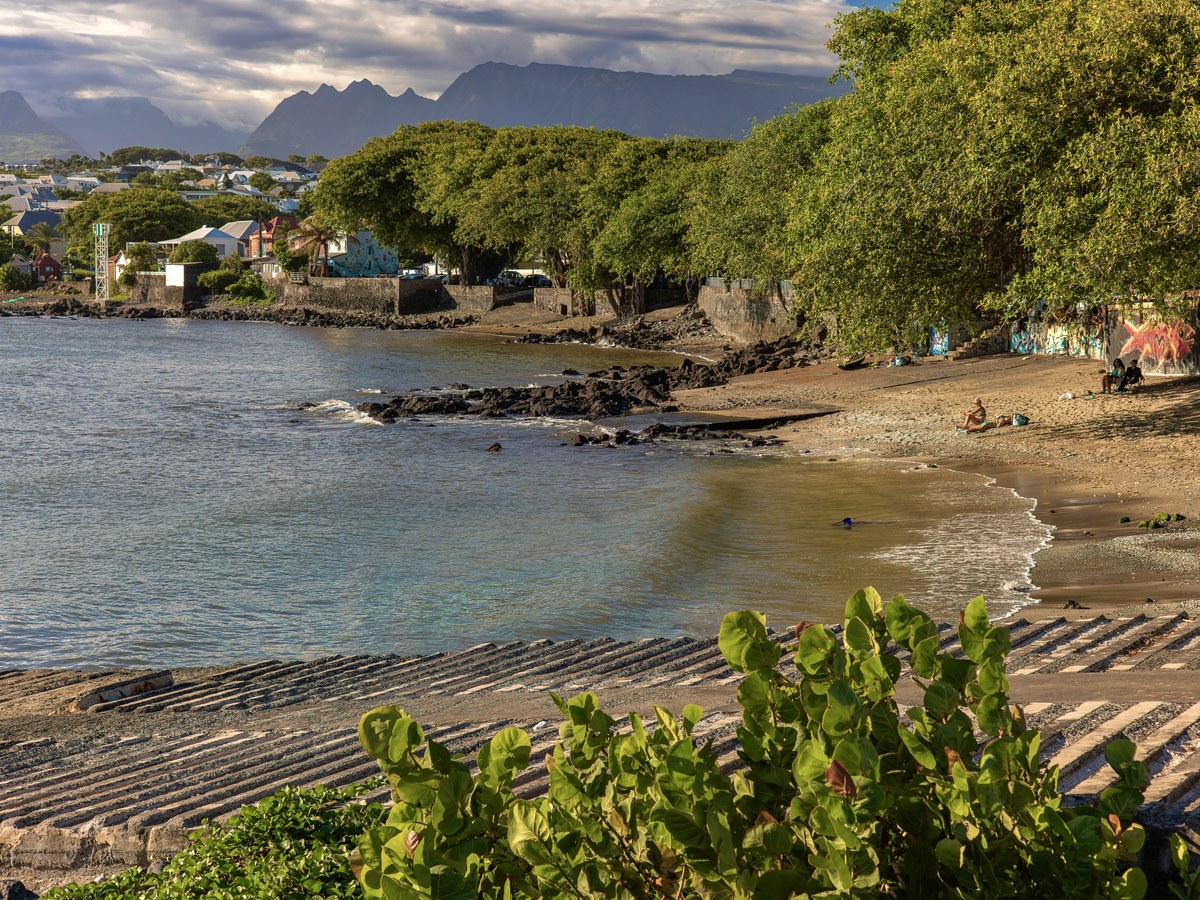 The beach of Terre-Sainte, two hundred metres away