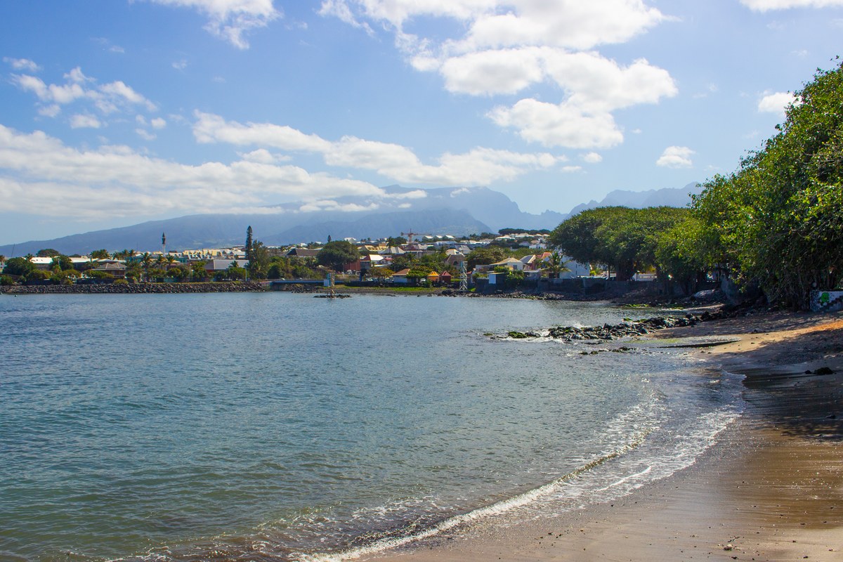 The bay of Terre-Sainte and the mountains beyond
