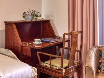 Chambre du T3 avec espace bureau fonctionnel