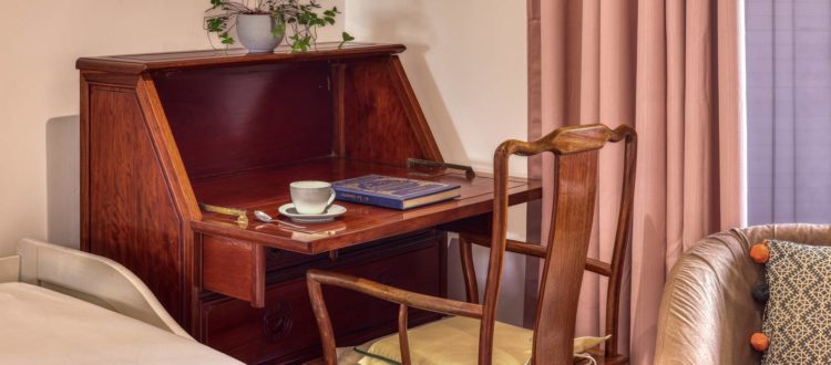 Chambre du T3 avec espace bureau fonctionnel