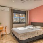 Seconde chambre lumineuse et confortable